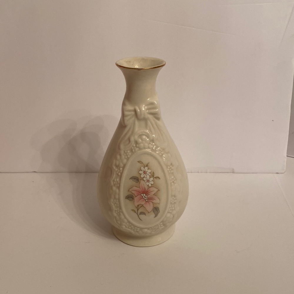The Cameo Ribbon Case
